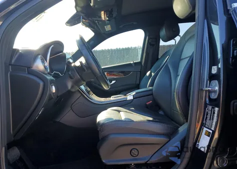 2020 Mercedes-Benz Glc 300 z USA, uszkodzony, nr VIN WDC0G8DB6LF678429